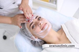 پاکسازی پوست - فیشیال - کلینیک اورانوس
