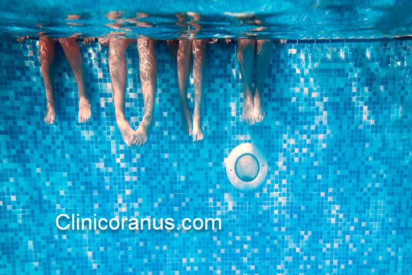 مشکلات پوستی ناشی از آب استخر | کلینیک اورانوس