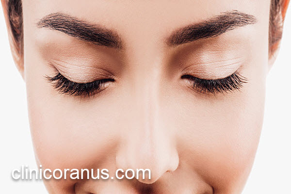 بررسی قیمت کاشت ابرو در سال 1404 | کلینیک اورانوس